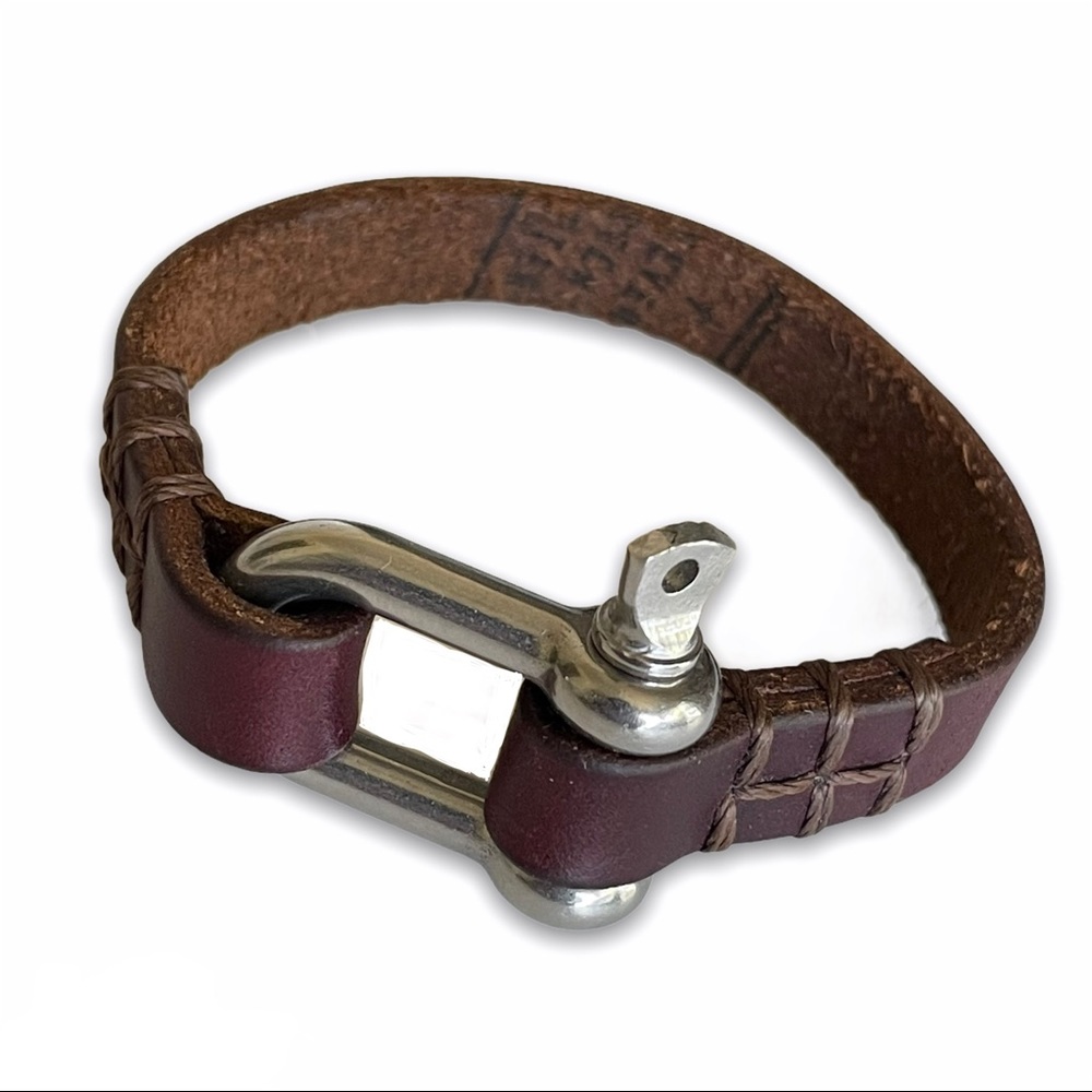 Leather bracelet with bolt closure